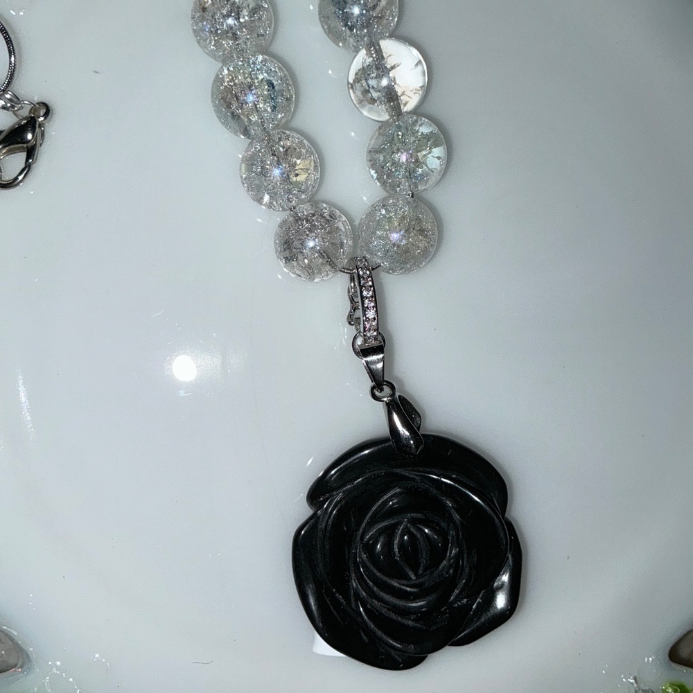 VTG OBSIDIAN ROSE PENDANT ON 22" SNAKE CHAIN W CRACKLE GLASS & QUARTZ CRYSTAL - Picture 7 of 7
